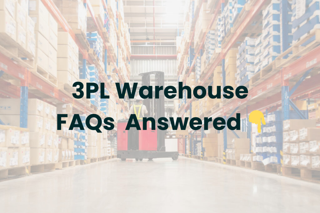 Réponses aux questions fréquentes sur les entrepôts 3PL (avec une image d'un entrepôt 3PL en arrière-plan).